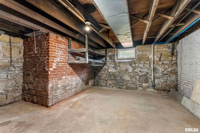 1018-1020 17TH Street 1, Rock Island, IL 61201