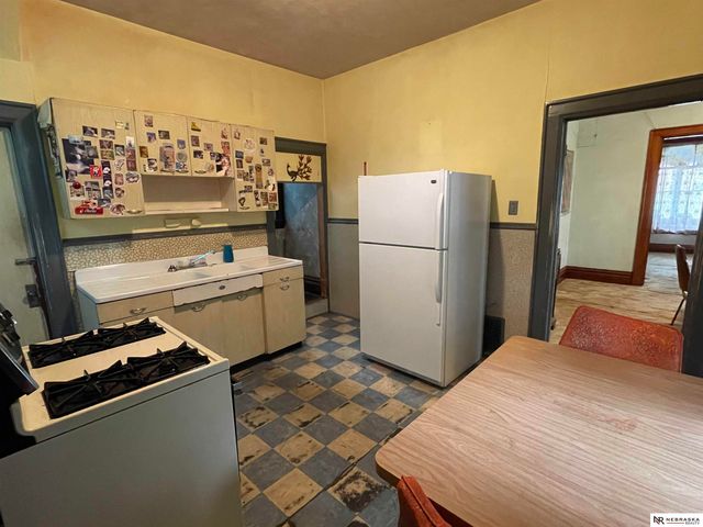 1006 S 25th Street, Omaha, NE 68105