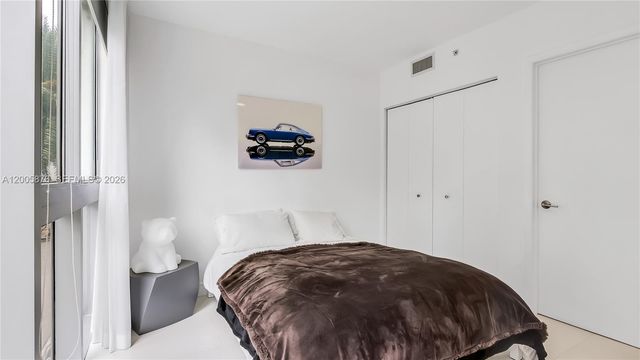 90 SW 3rd St TH 308, Miami, FL 33130