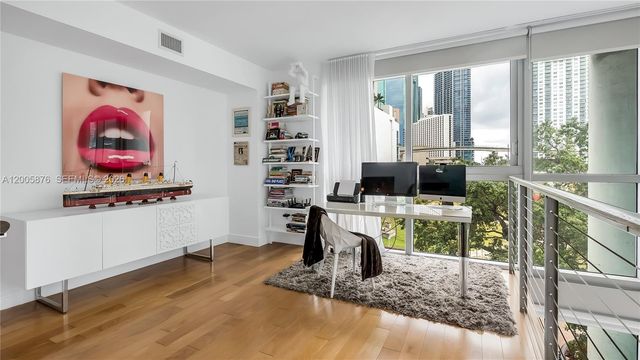 90 SW 3rd St TH 308, Miami, FL 33130