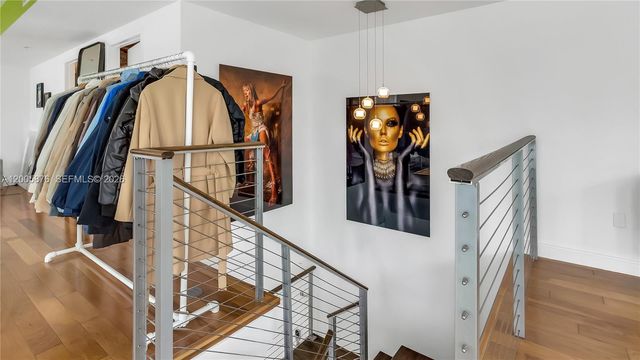 90 SW 3rd St TH 308, Miami, FL 33130