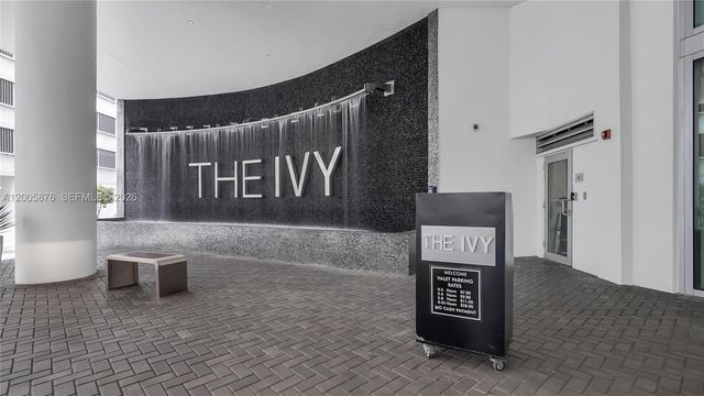 90 SW 3rd St TH 308, Miami, FL 33130