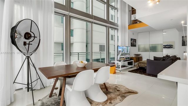 90 SW 3rd St TH 308, Miami, FL 33130