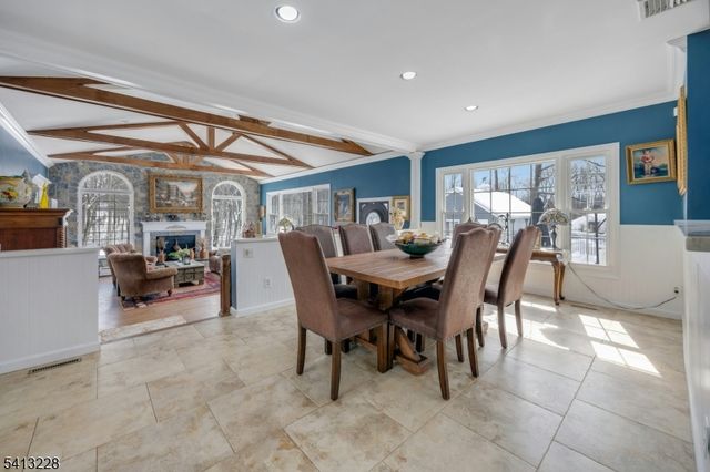 88 Chestnut Ridge Rd, Saddle River Boro, NJ 07458