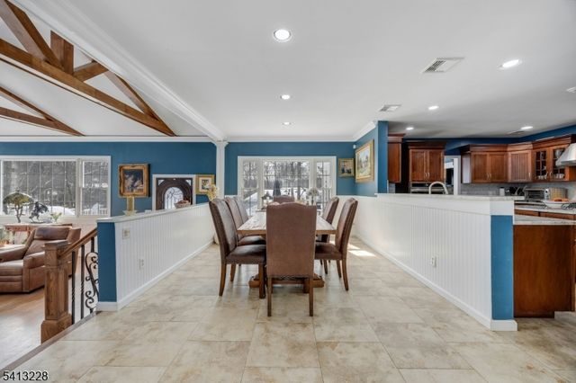 88 Chestnut Ridge Rd, Saddle River Boro, NJ 07458