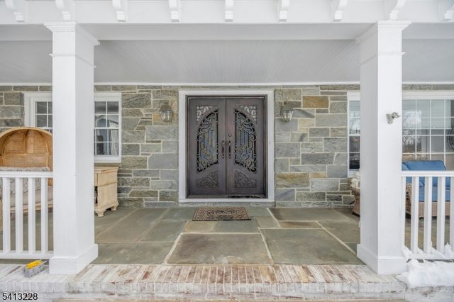 88 Chestnut Ridge Rd, Saddle River Boro, NJ 07458