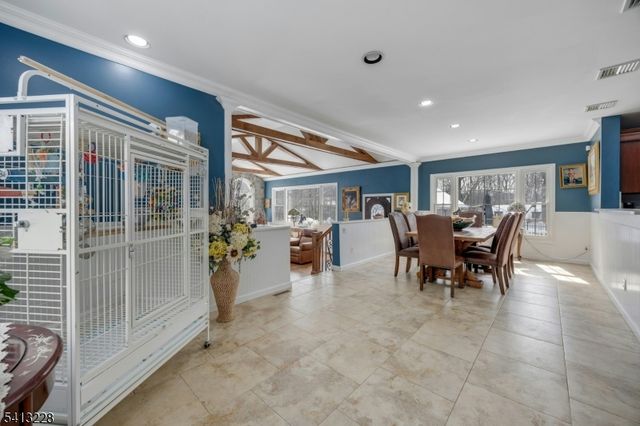 88 Chestnut Ridge Rd, Saddle River Boro, NJ 07458