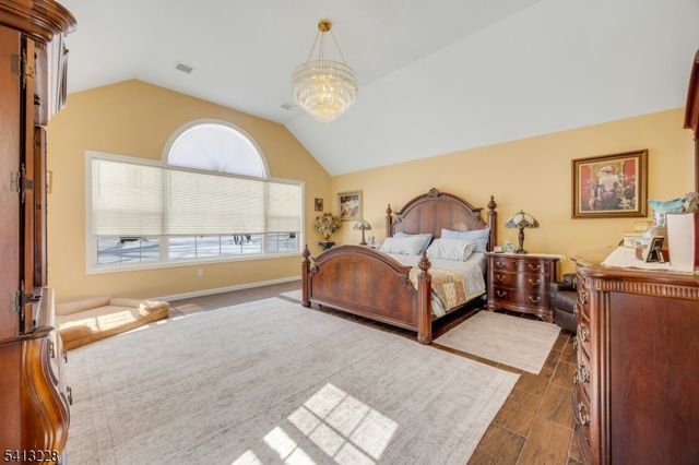 88 Chestnut Ridge Rd, Saddle River Boro, NJ 07458