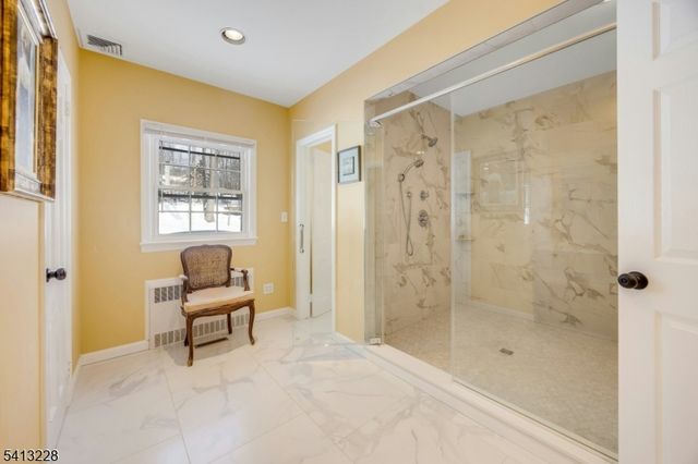 88 Chestnut Ridge Rd, Saddle River Boro, NJ 07458