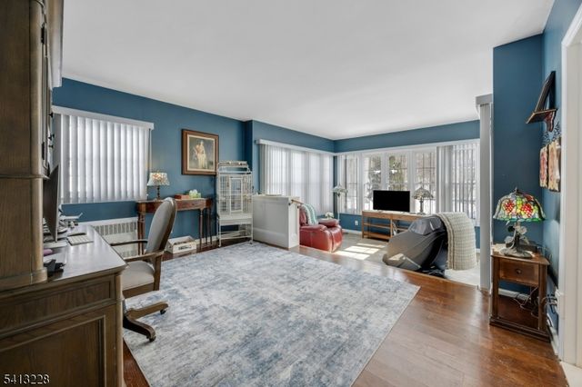 88 Chestnut Ridge Rd, Saddle River Boro, NJ 07458