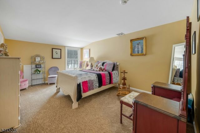 88 Chestnut Ridge Rd, Saddle River Boro, NJ 07458