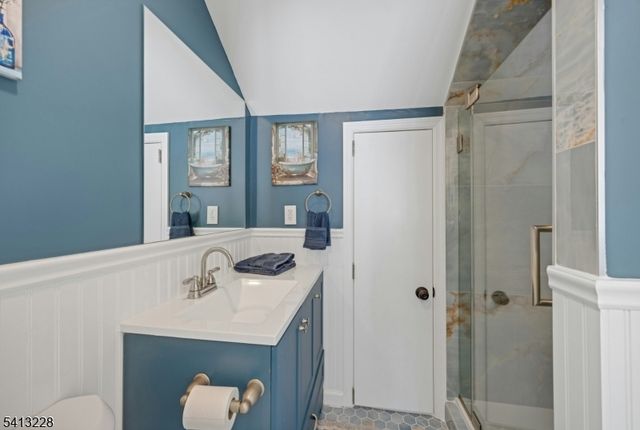 88 Chestnut Ridge Rd, Saddle River Boro, NJ 07458