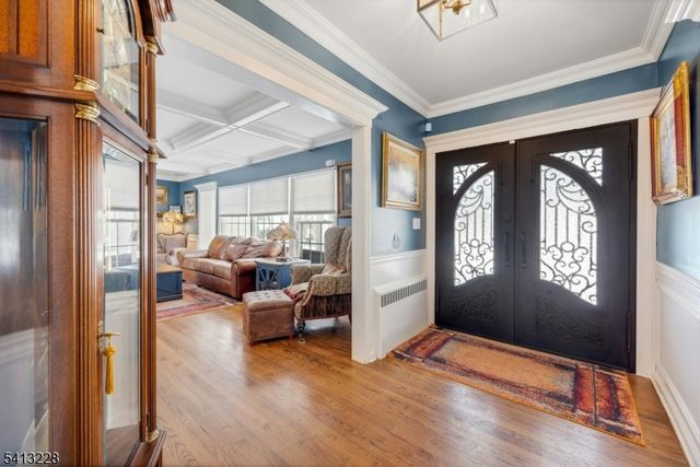 88 Chestnut Ridge Rd, Saddle River Boro, NJ 07458