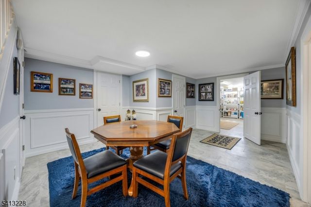 88 Chestnut Ridge Rd, Saddle River Boro, NJ 07458