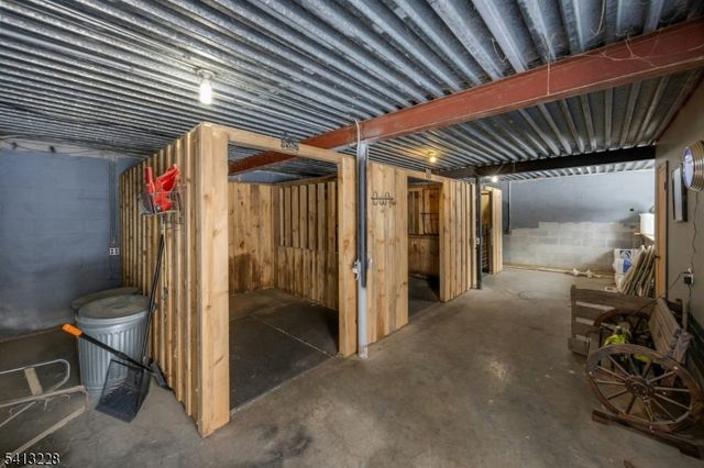 88 Chestnut Ridge Rd, Saddle River Boro, NJ 07458