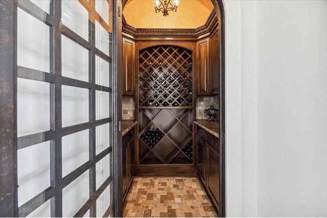 6015 Glencove Street, Houston, TX 77007