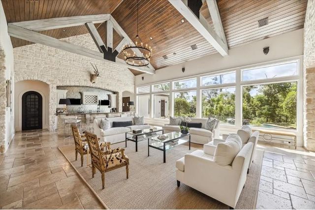 6015 Glencove Street, Houston, TX 77007