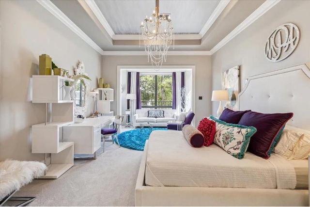 6015 Glencove Street, Houston, TX 77007