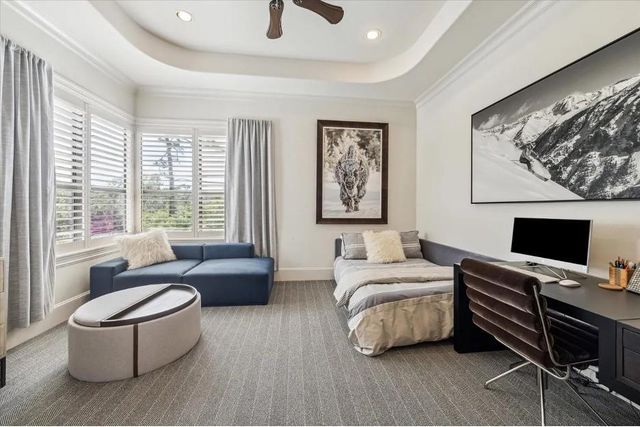 6015 Glencove Street, Houston, TX 77007