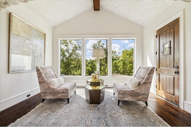 6015 Glencove Street, Houston, TX 77007