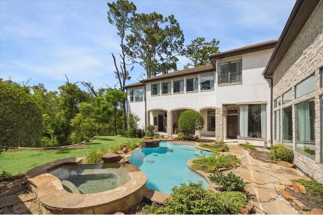 6015 Glencove Street, Houston, TX 77007