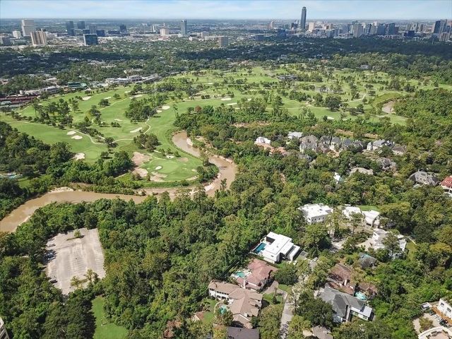 6015 Glencove Street, Houston, TX 77007