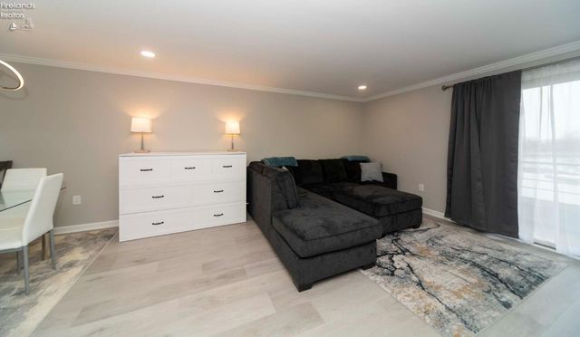 49 Marina Point Drive, Sandusky, OH 44870