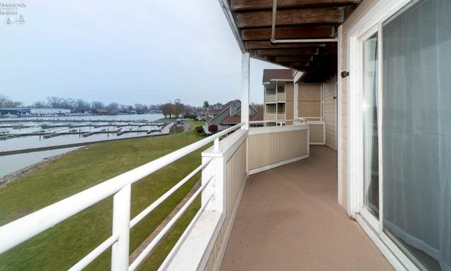 49 Marina Point Drive, Sandusky, OH 44870