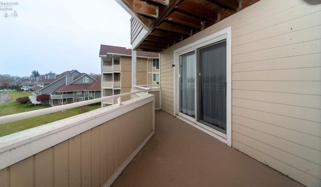 49 Marina Point Drive, Sandusky, OH 44870