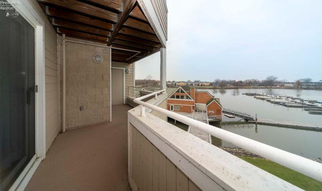 49 Marina Point Drive, Sandusky, OH 44870