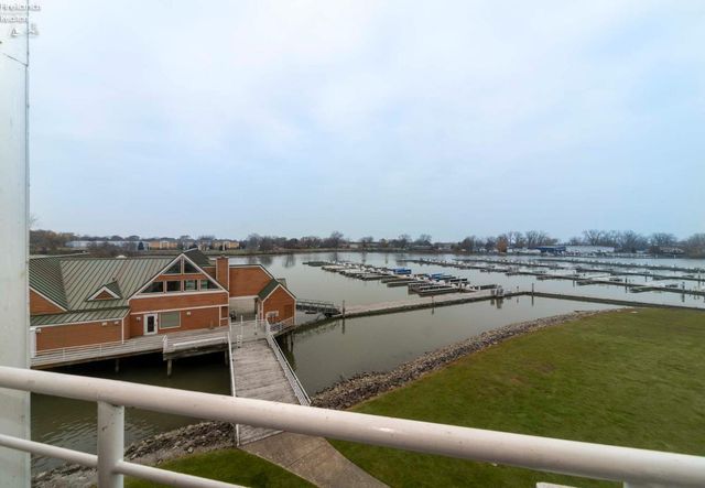 49 Marina Point Drive, Sandusky, OH 44870