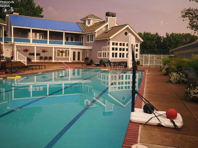 49 Marina Point Drive, Sandusky, OH 44870