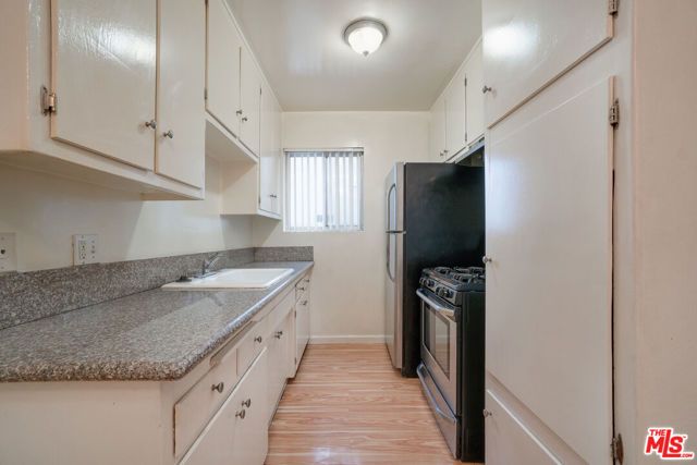 1943 Overland Avenue 3, Los Angeles, CA 90025