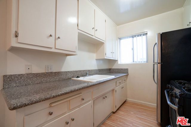 1943 Overland Avenue 3, Los Angeles, CA 90025