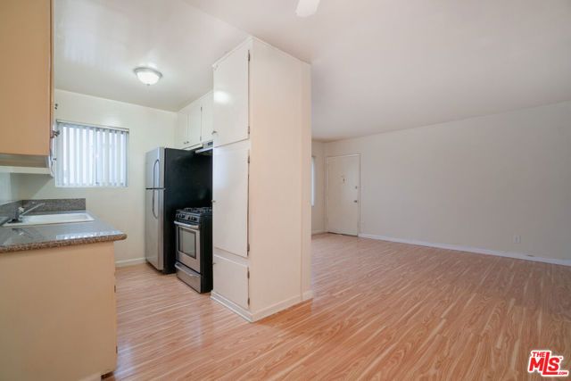 1943 Overland Avenue 3, Los Angeles, CA 90025