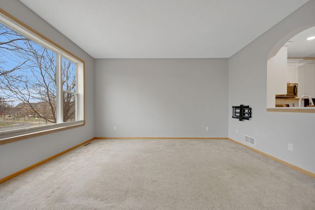 15548 Dynasty Way 103, Apple Valley, MN 55124