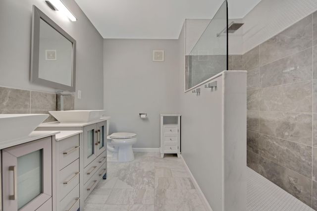 15548 Dynasty Way 103, Apple Valley, MN 55124