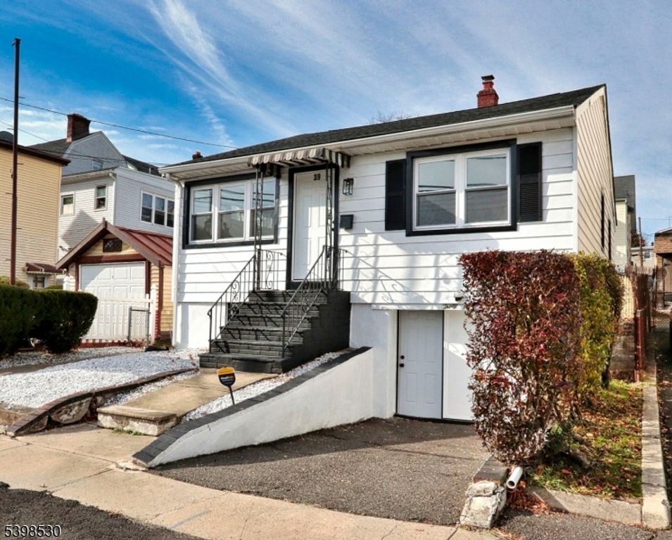 39 Grant Place, Irvington Twp., NJ 07111