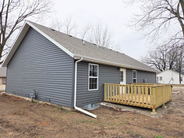 705 E Washington Street, Marshfield, MO 65706