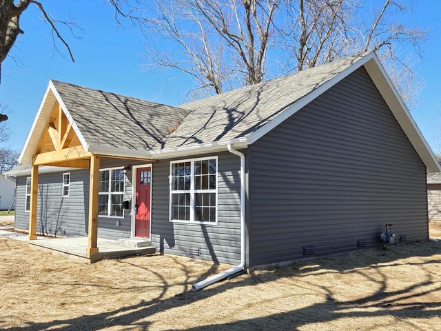 705 E Washington Street, Marshfield, MO 65706