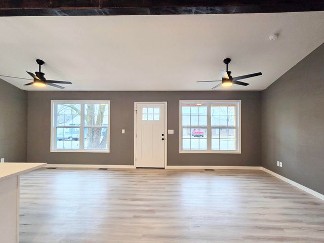 705 E Washington Street, Marshfield, MO 65706