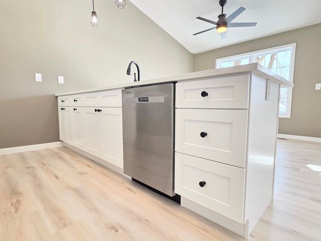 705 E Washington Street, Marshfield, MO 65706