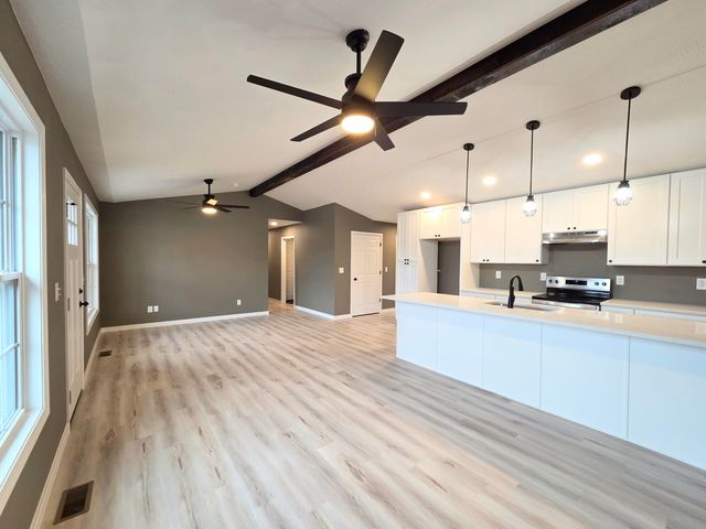 705 E Washington Street, Marshfield, MO 65706