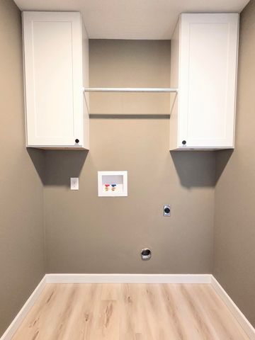 705 E Washington Street, Marshfield, MO 65706