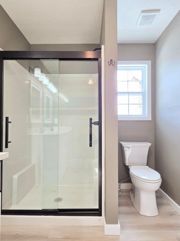 705 E Washington Street, Marshfield, MO 65706