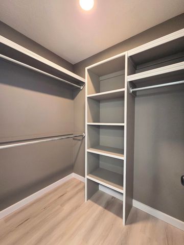 705 E Washington Street, Marshfield, MO 65706