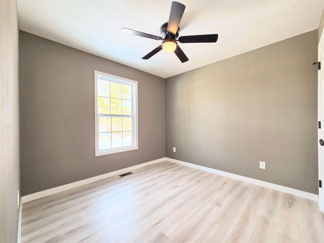 705 E Washington Street, Marshfield, MO 65706