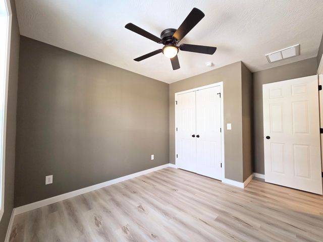 705 E Washington Street, Marshfield, MO 65706