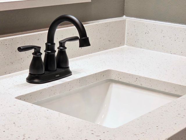 705 E Washington Street, Marshfield, MO 65706