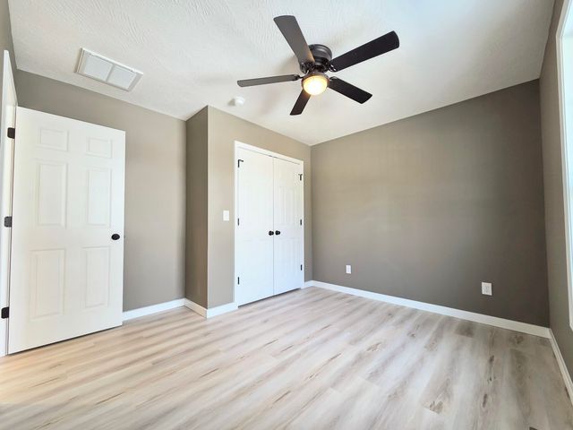 705 E Washington Street, Marshfield, MO 65706